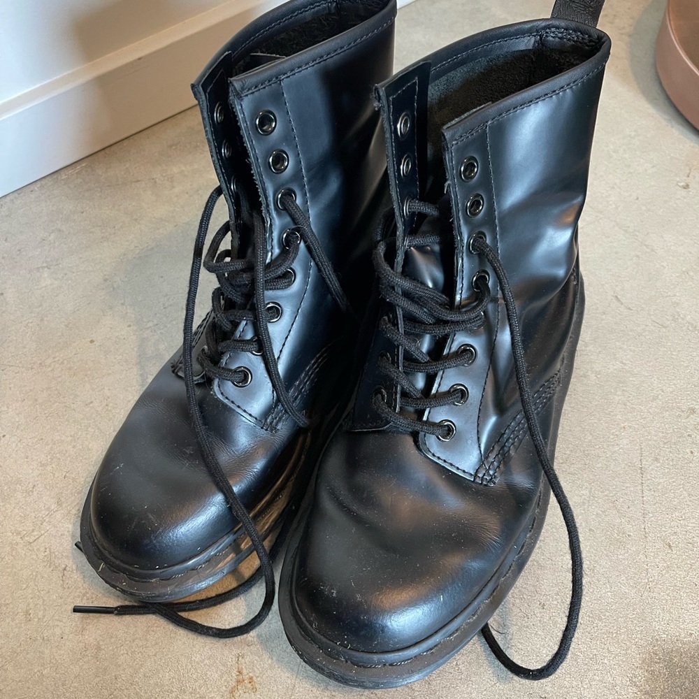 Doc Martens - all black